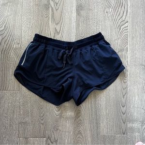 EUC Lululemon Hotty Hot shorts